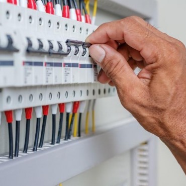 Instalação Elétrica Dedicada Disjuntores Ar-Condicionado em Mercês em Curitiba